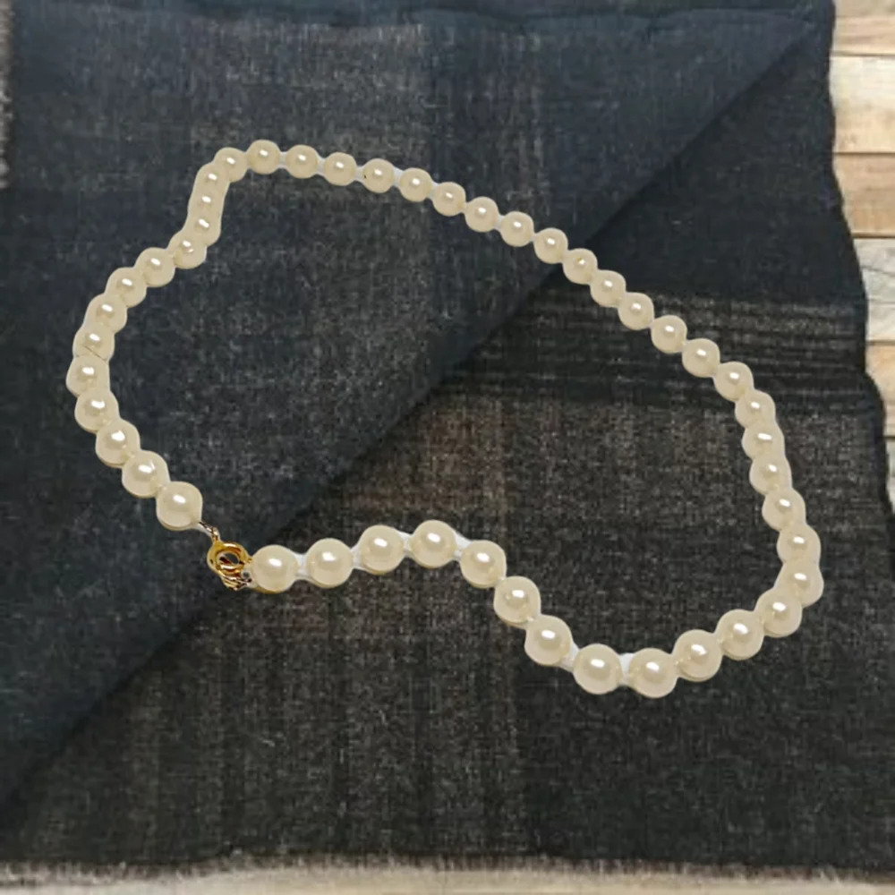 Faux Pearls Choker/Necklace